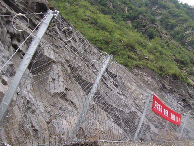 贵德县边坡滚石防护网